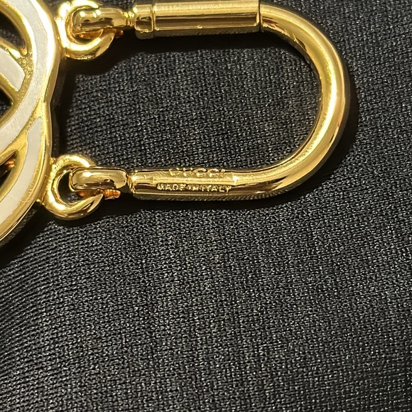Gucci Key Chain, double “G”. Made with in Italy. Never used.  Gift box included - Picture 5 of 9